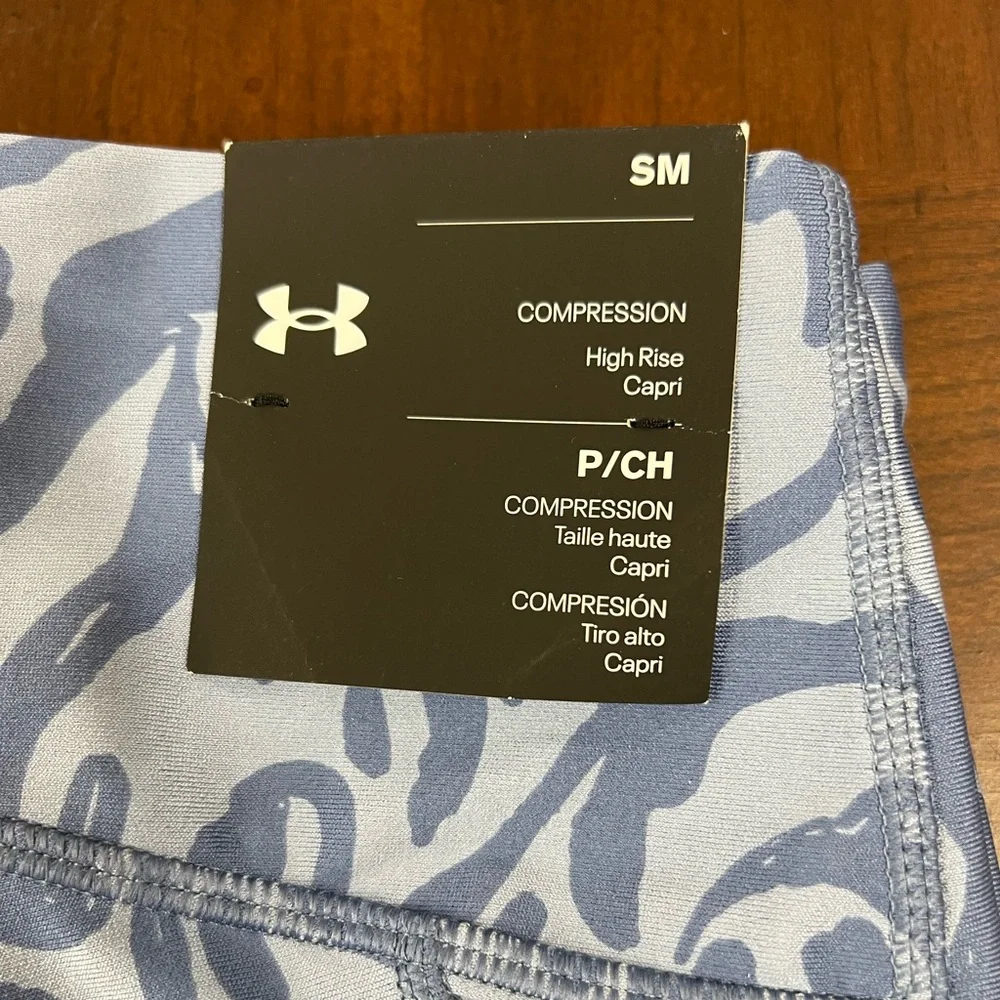 Under Armour No-Slip Waistband Tonal Print Capris Size Small - Picture 3 of 6